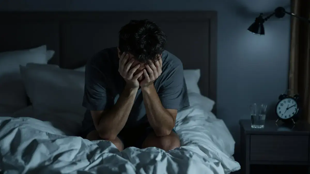 Experts zijn het erover eens: de hersenen herstellen niet zoals men denkt. Wie zijn slaap verwaarloost loopt risico op ernstige cognitieve problemen en aanhoudende vermoeidheid.